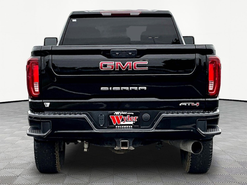 Used 2022 GMC Sierra 2500HD 4WD Crew Cab 159 AT4 Truck Crew Cab
