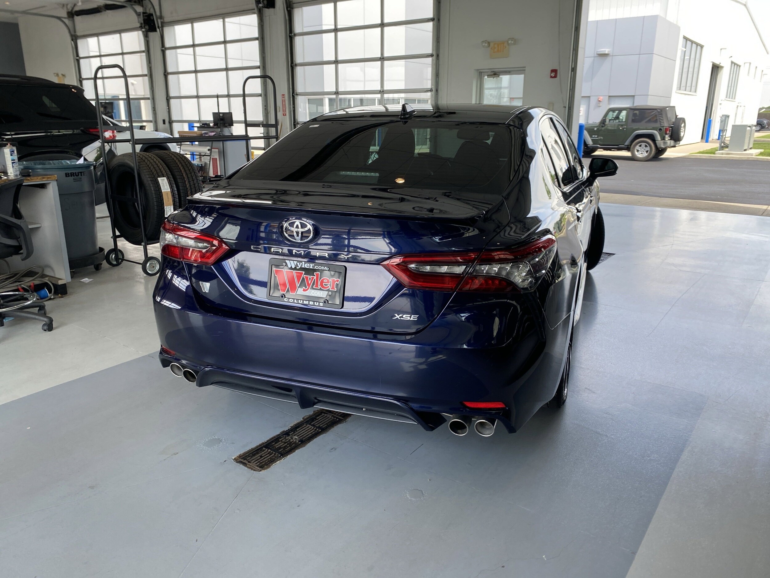 2022 Toyota Camry XSE photo 3