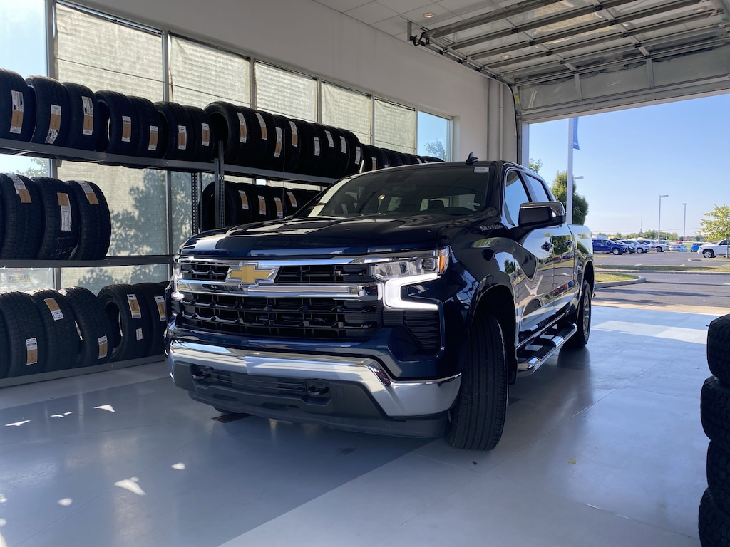 Used 2023 Chevrolet Silverado 1500 4WD Crew Cab 147 LT w/1LT Truck Crew Cab