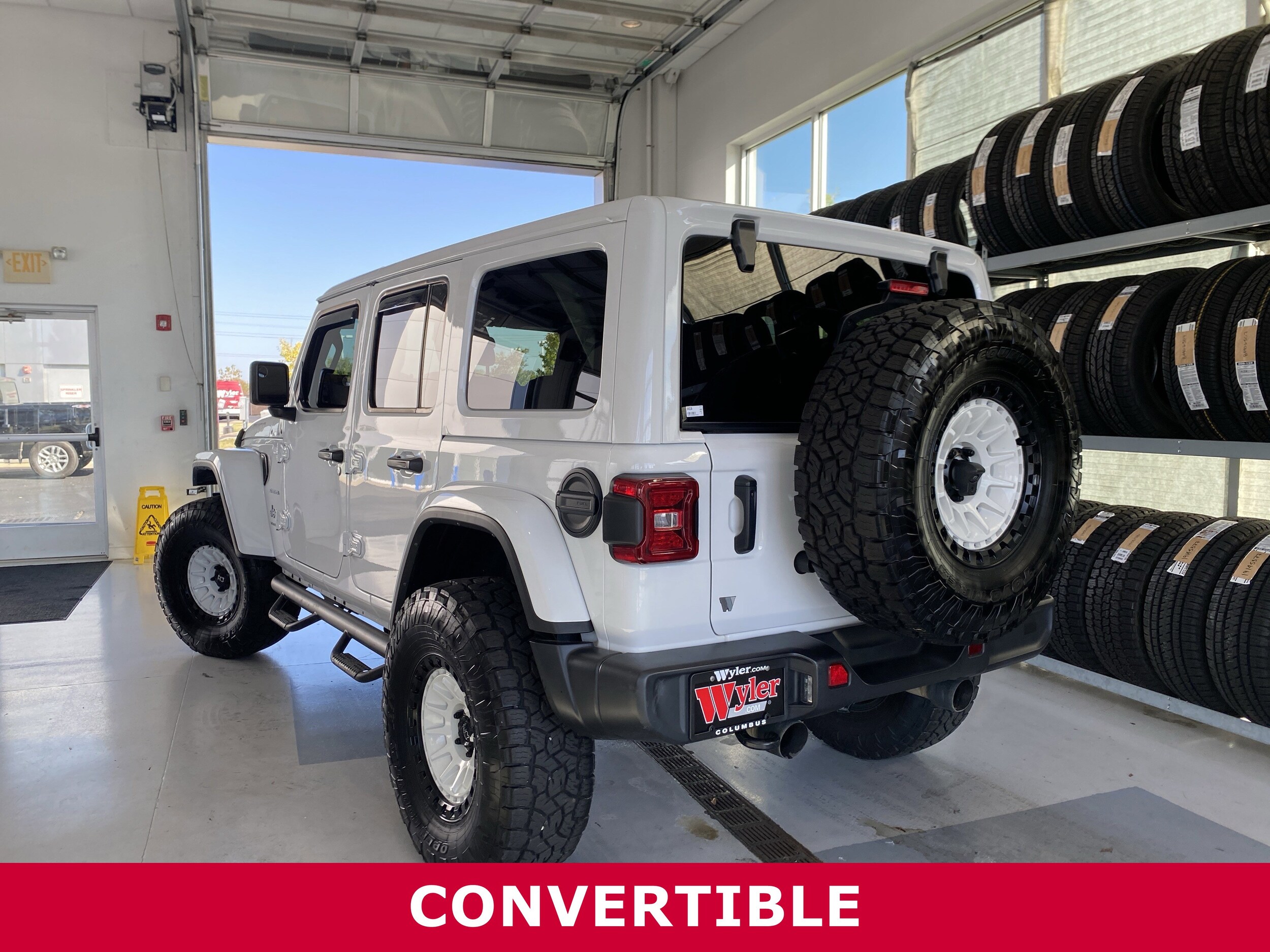 2024 Jeep Wrangler Sahara photo 3