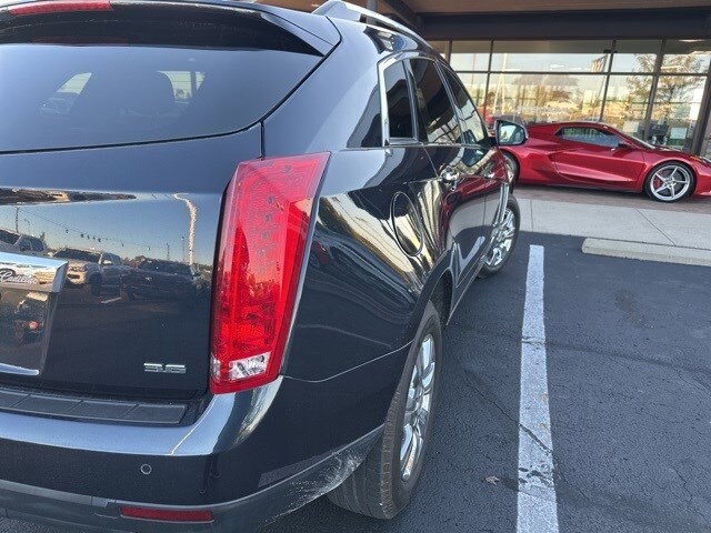 2016 Cadillac SRX Luxury photo 3