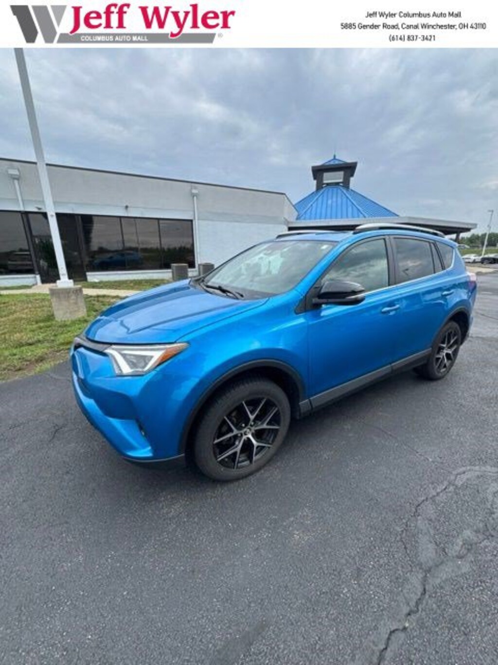 Used 2017 Toyota RAV4 SE AWD SUV