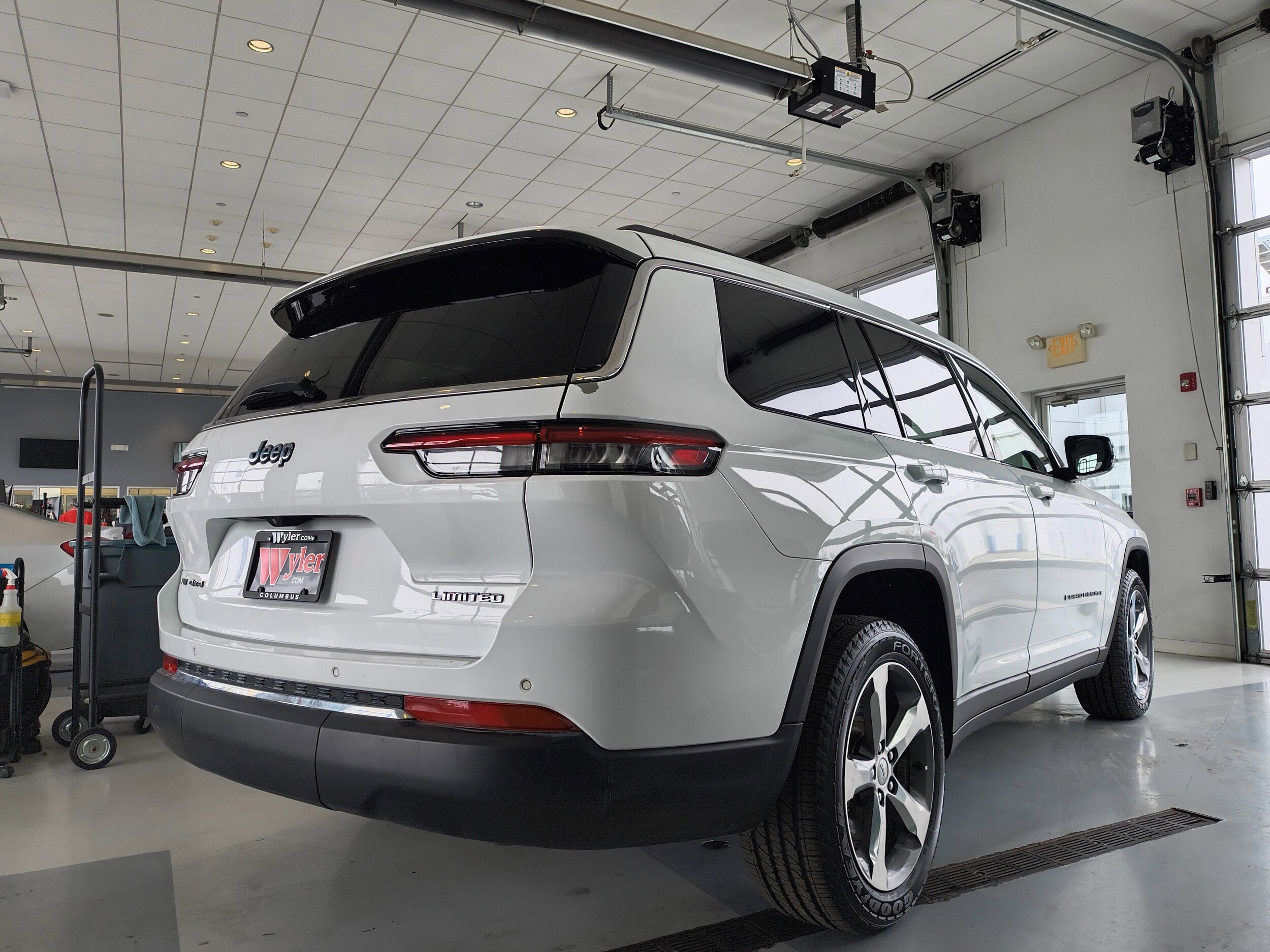 2021 Jeep Grand Cherokee Limited photo 3