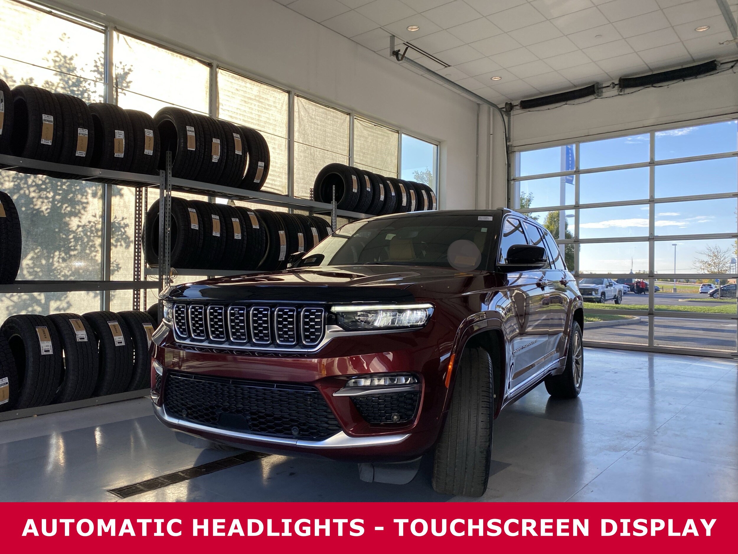 2023 Jeep Grand Cherokee Summit photo 2