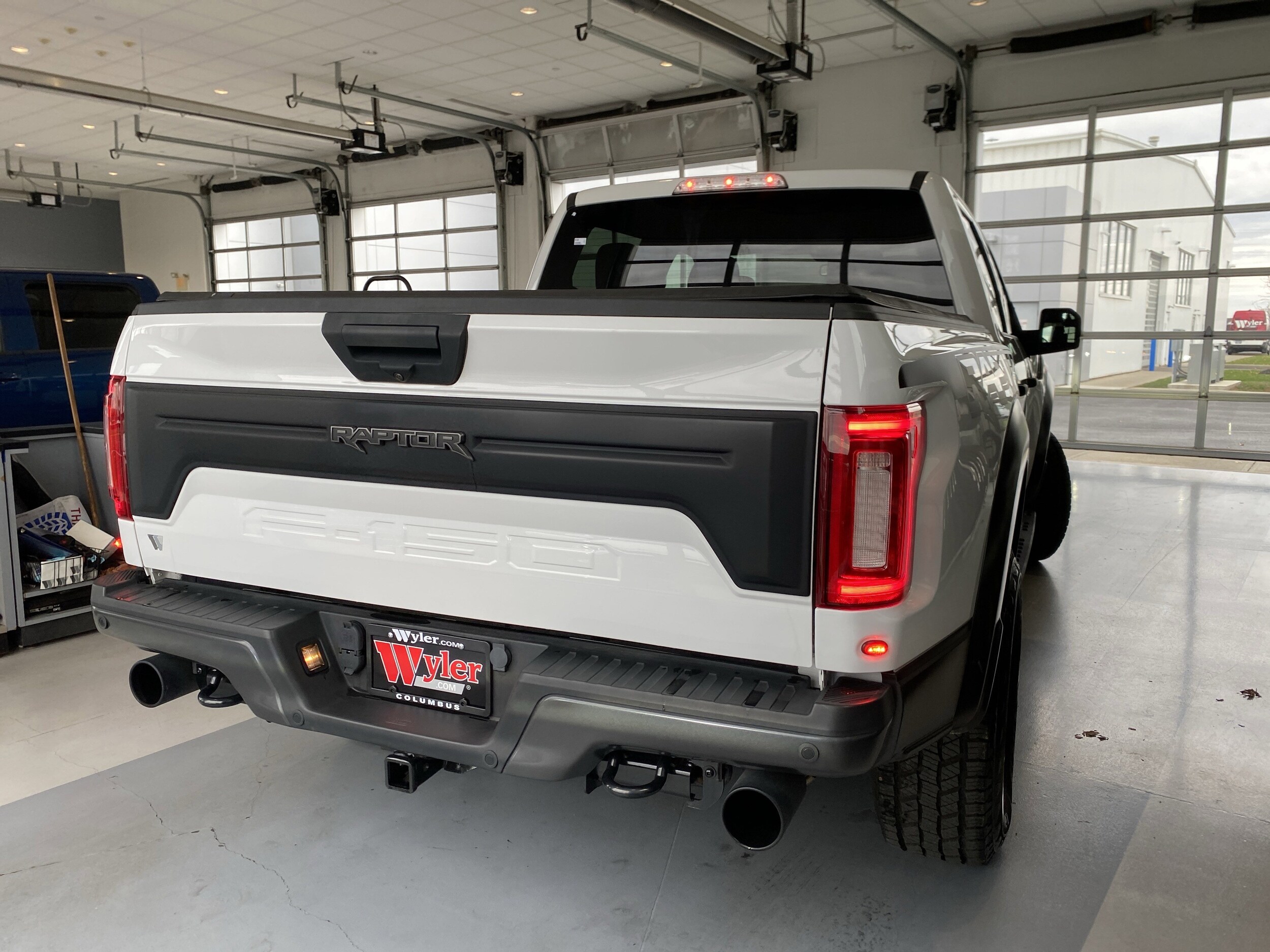 2020 Ford F-150 Raptor photo 3
