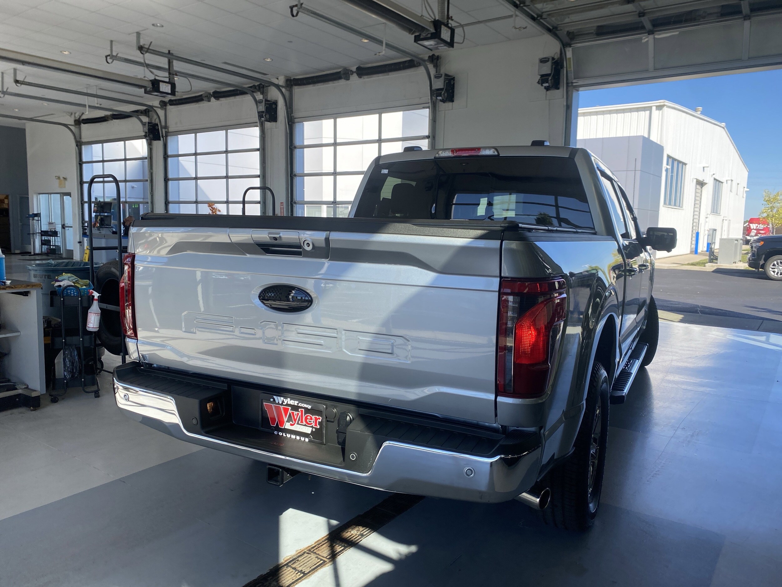 2024 Ford F-150 XLT photo 2