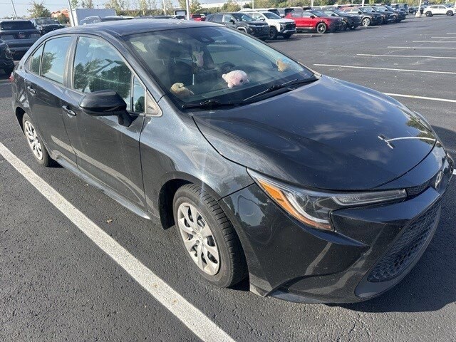 2021 Toyota Corolla LE photo 3