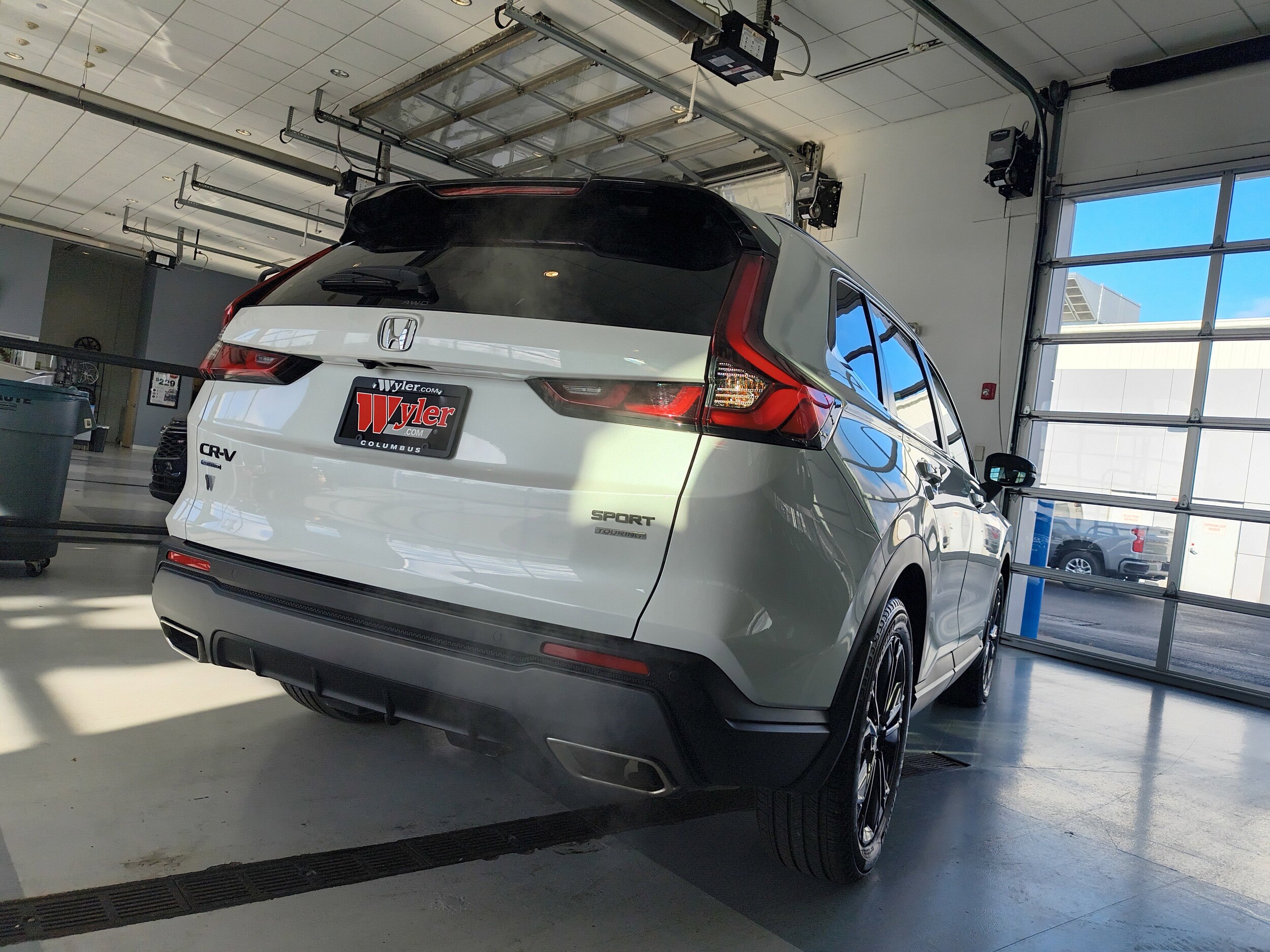 2024 Honda CR-V Hybrid Sport Touring photo 4