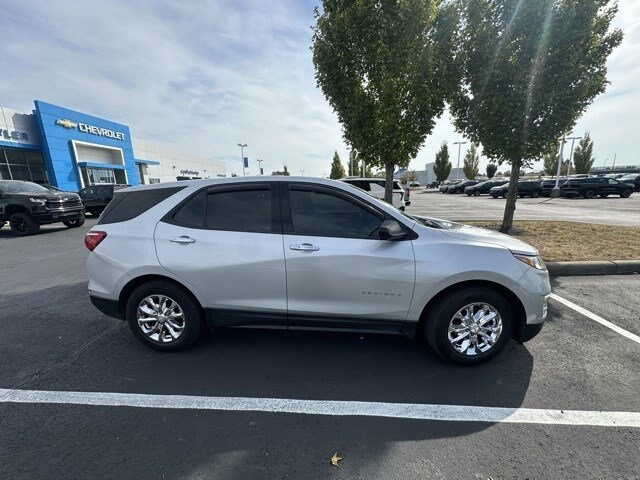 2019 Chevrolet Equinox LS photo 4