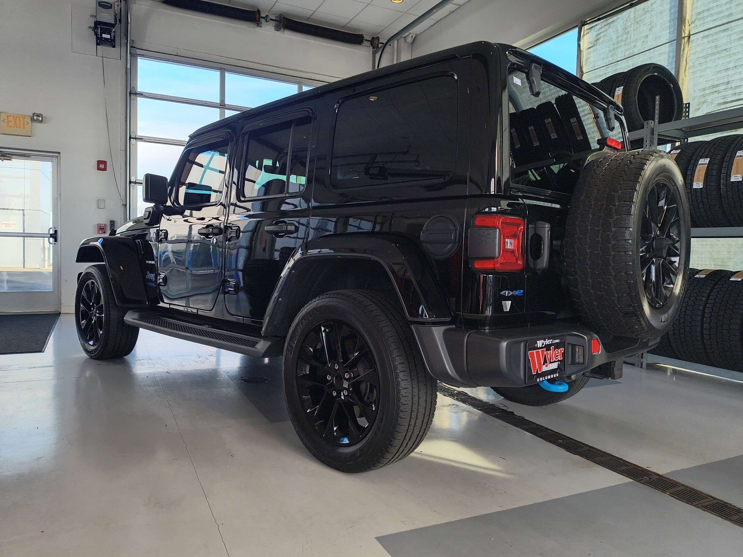 2022 Jeep Wrangler 4xe Unlimited Sahara photo 3