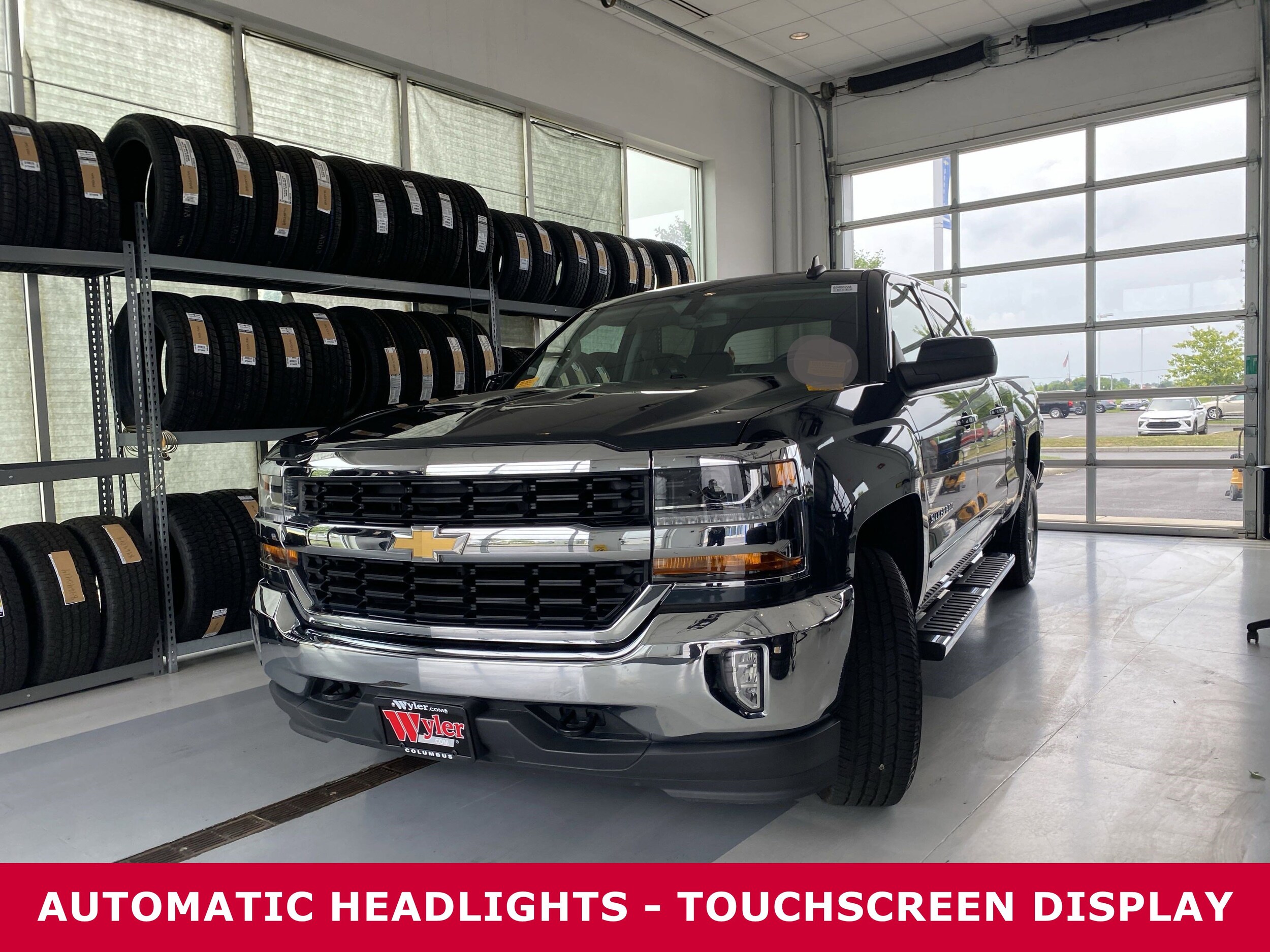 2017 Chevrolet Silverado 1500 LT photo 3