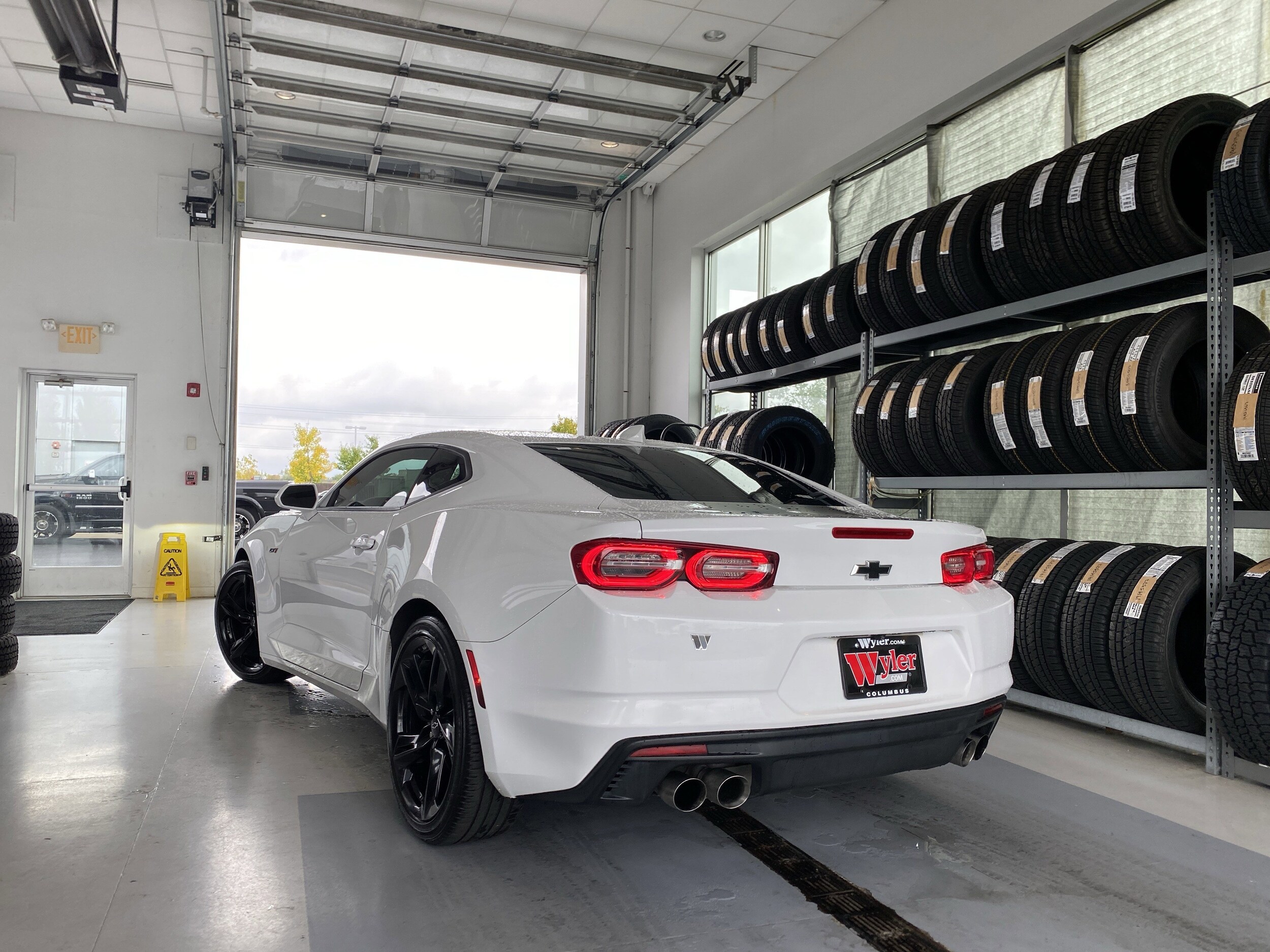 2021 Chevrolet Camaro LT1 photo 2