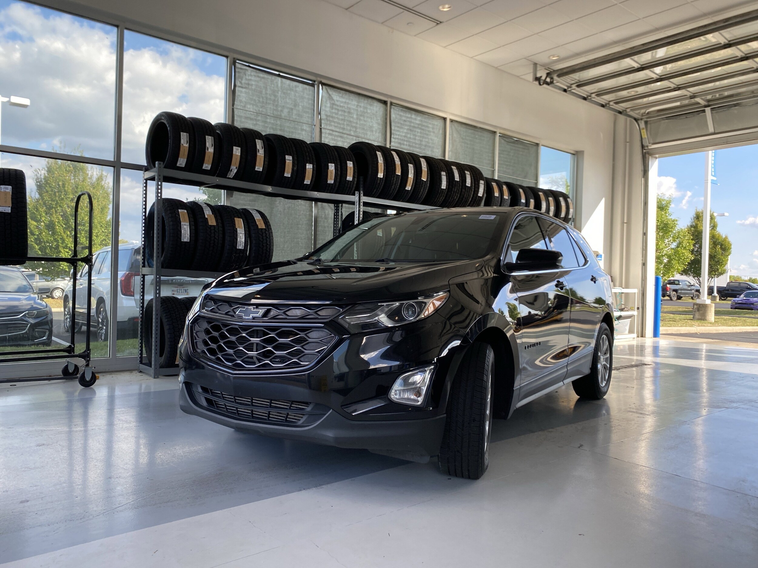 2018 Chevrolet Equinox photo 2