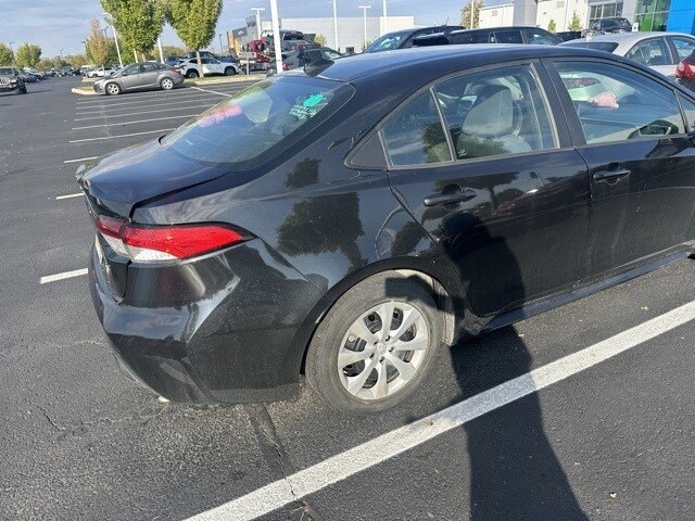 2021 Toyota Corolla LE photo 4