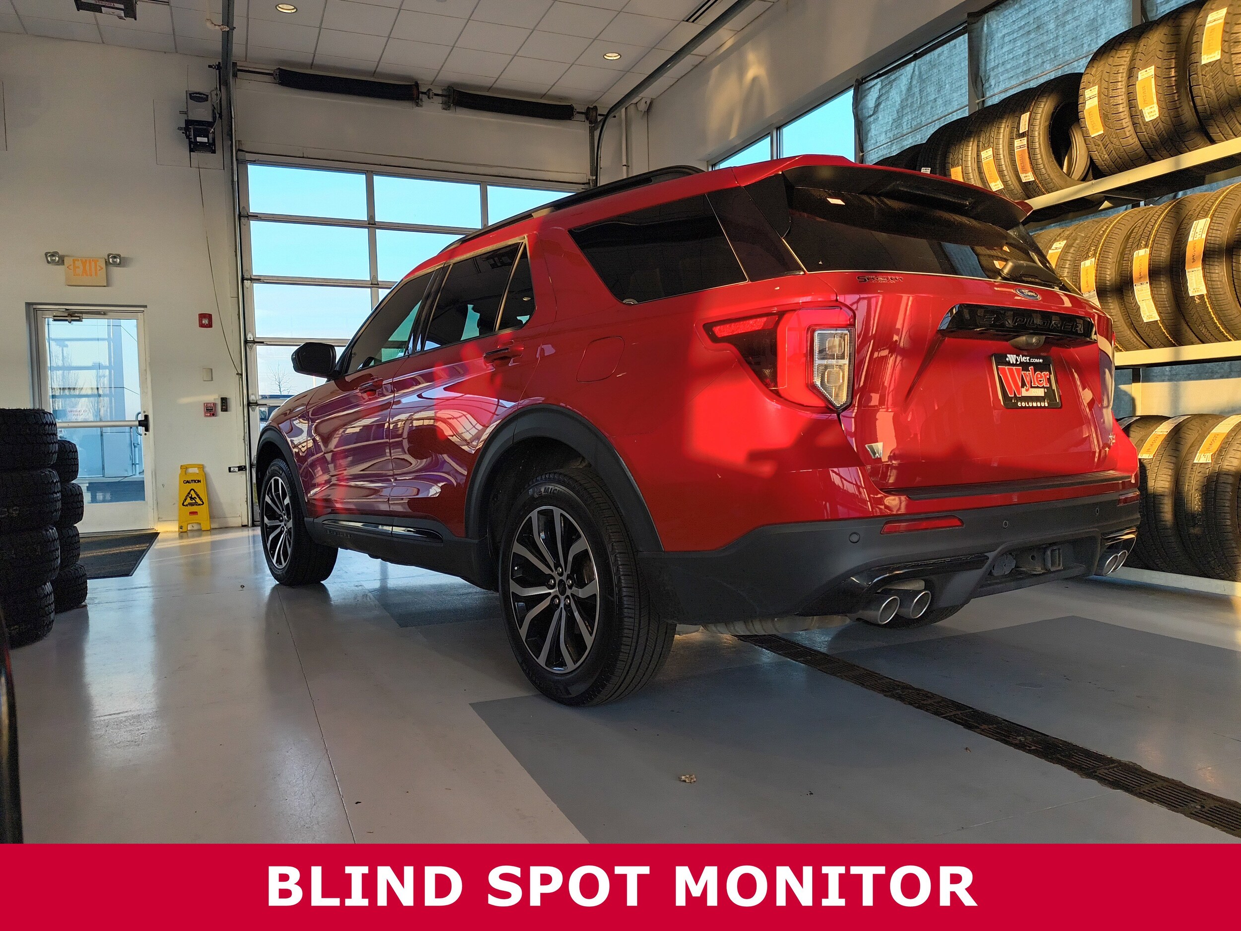 2023 Ford Explorer ST photo 3