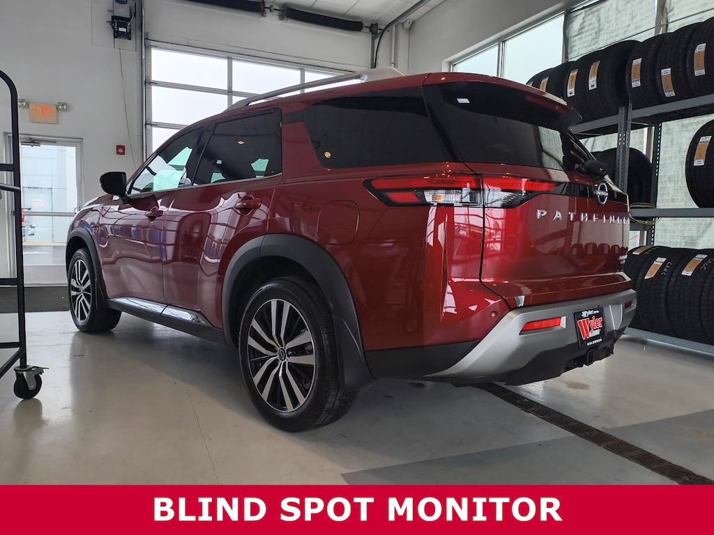 Used 2025 Nissan Pathfinder Platinum 4WD SUV