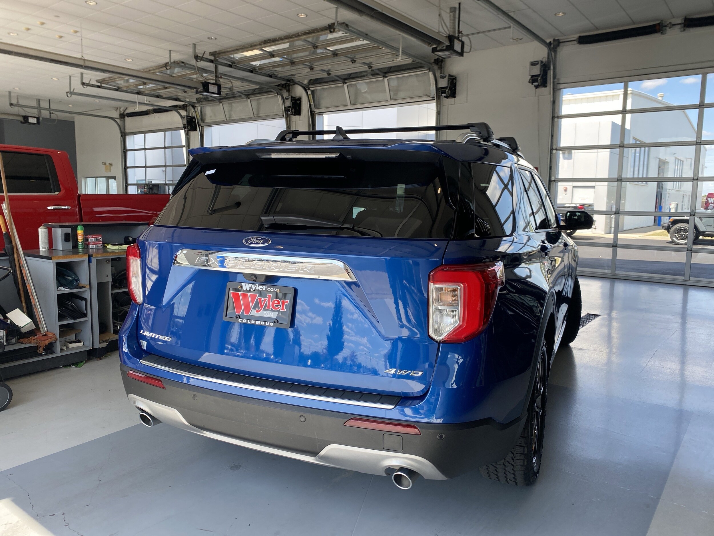 2022 Ford Explorer Limited photo 2