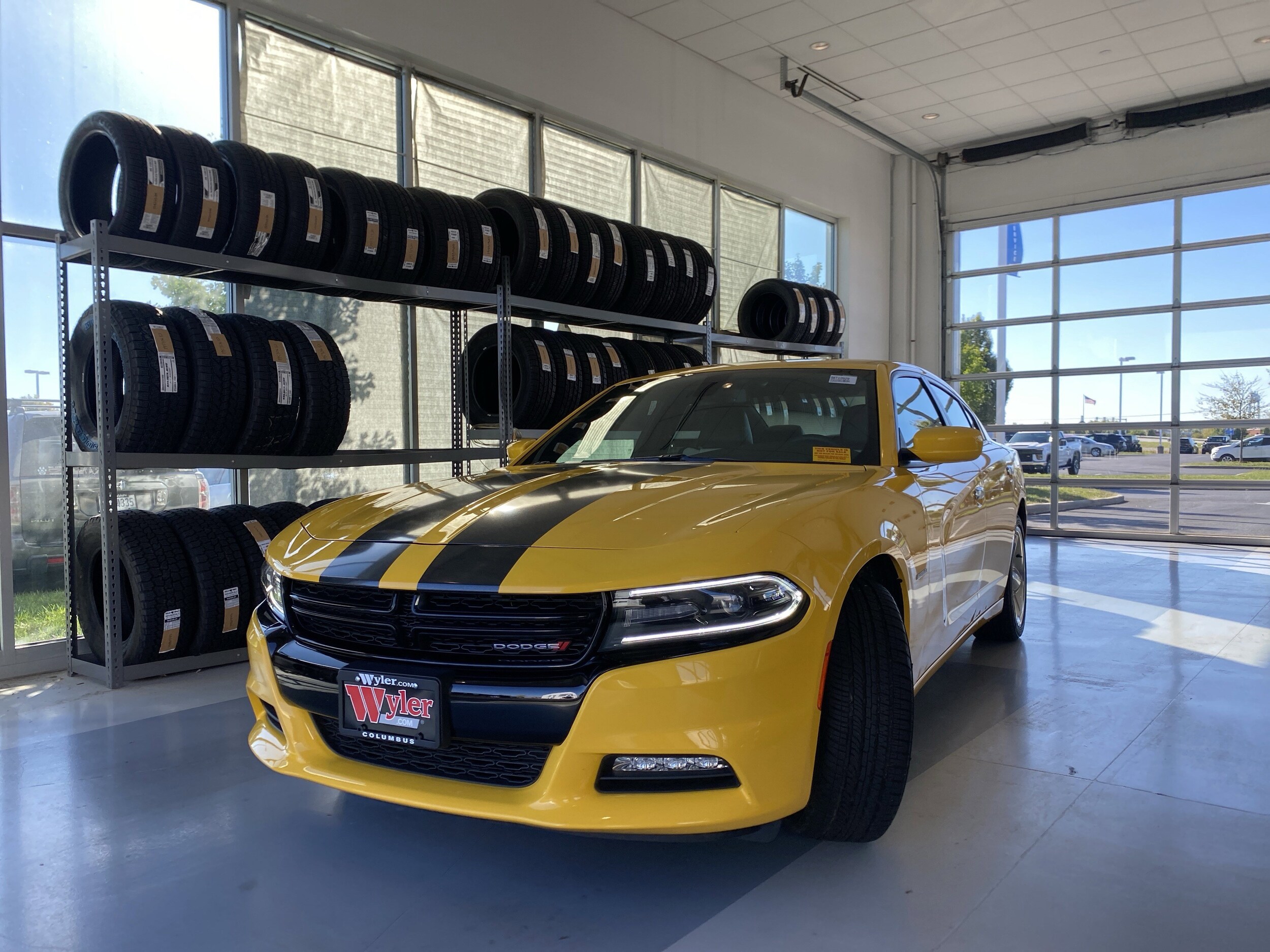 2017 Dodge Charger R/T photo 2