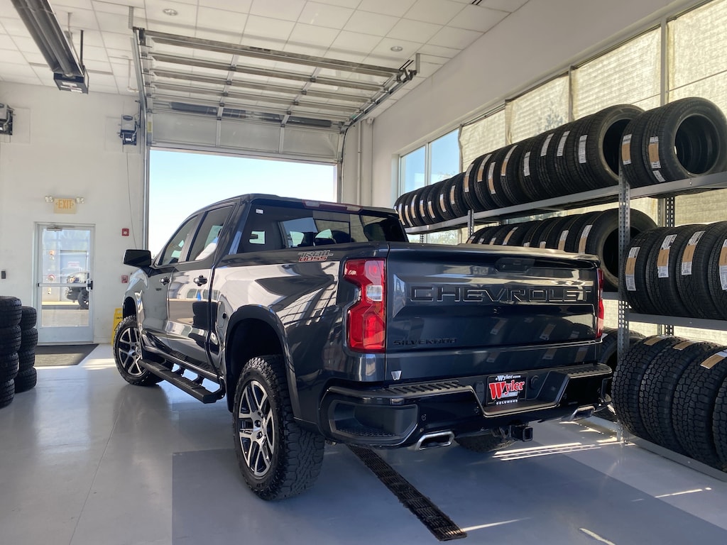 Used 2020 Chevrolet Silverado 1500 4WD Crew Cab 147 LT Trail Boss Truck Crew Cab