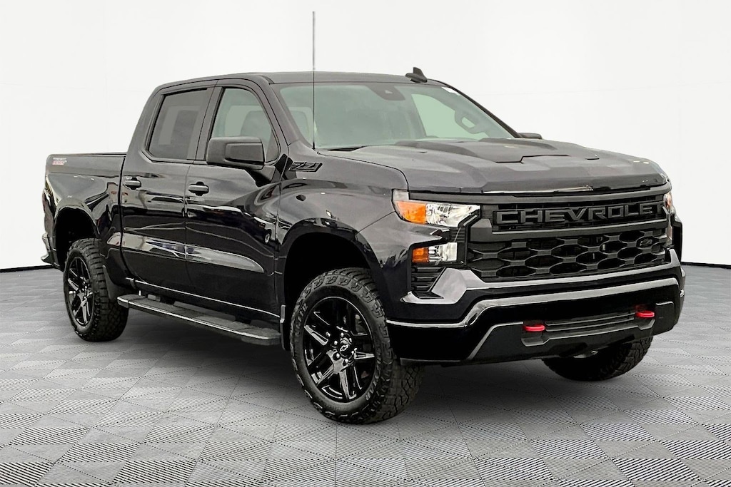 Used 2023 Chevrolet Silverado 1500 4WD Crew Cab 147 Custom Trail Boss Truck Crew Cab