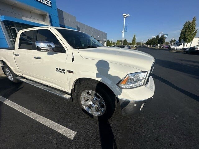 2017 Ram 1500 Laramie photo 3
