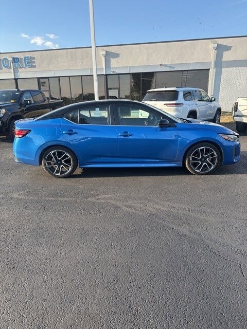 2024 Nissan Sentra SR photo 2