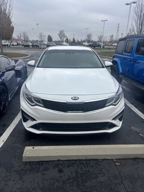 2020 Kia Optima S photo 3