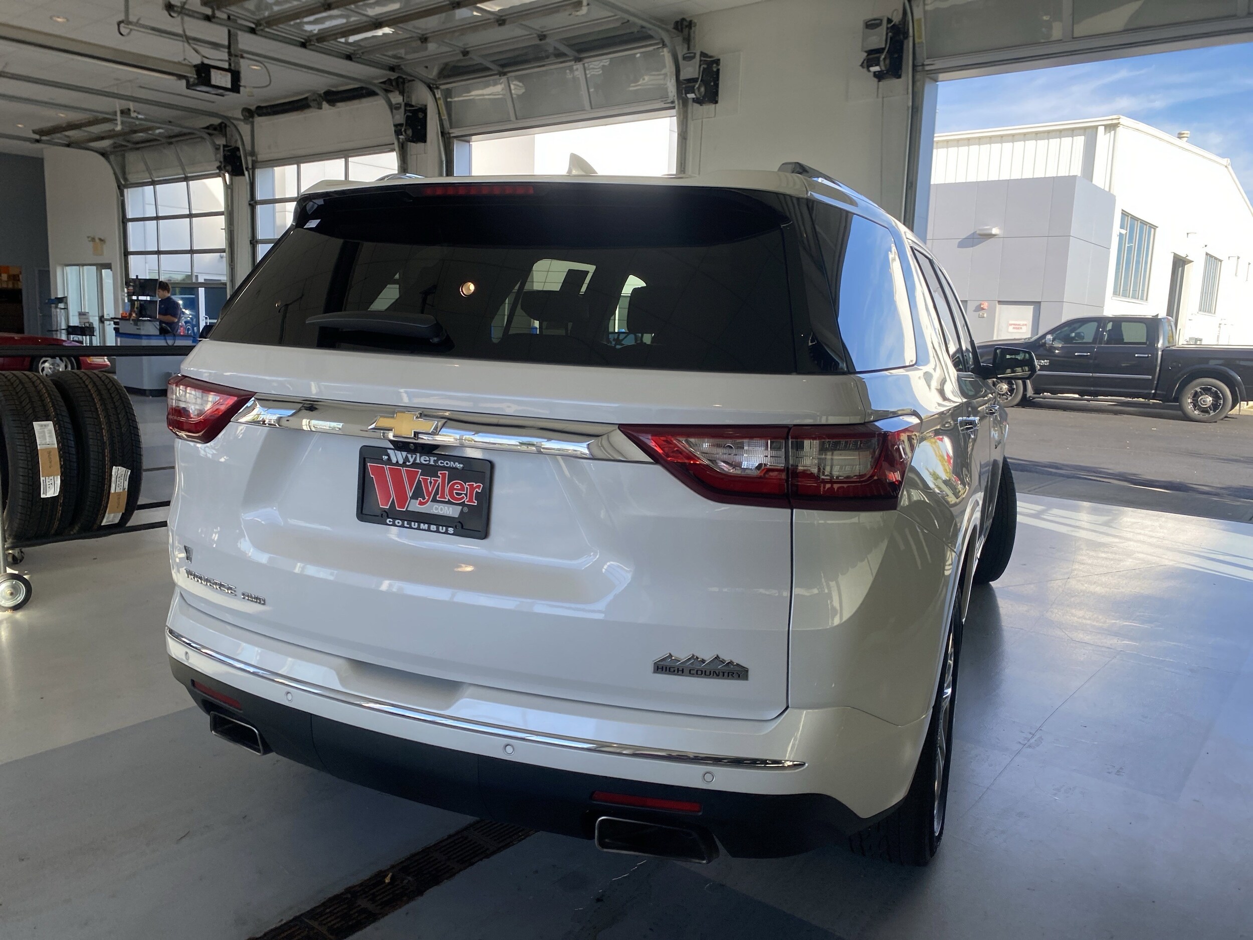 2018 Chevrolet Traverse High Country photo 2