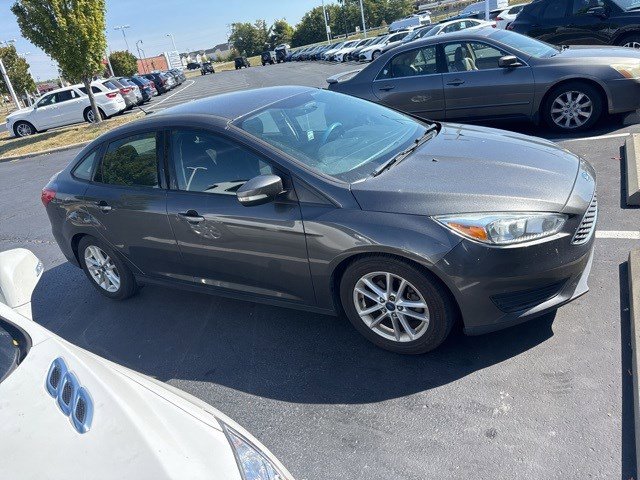 Used 2015 Ford Focus SE with VIN 1FADP3F20FL323324 for sale in Canal Winchester, OH