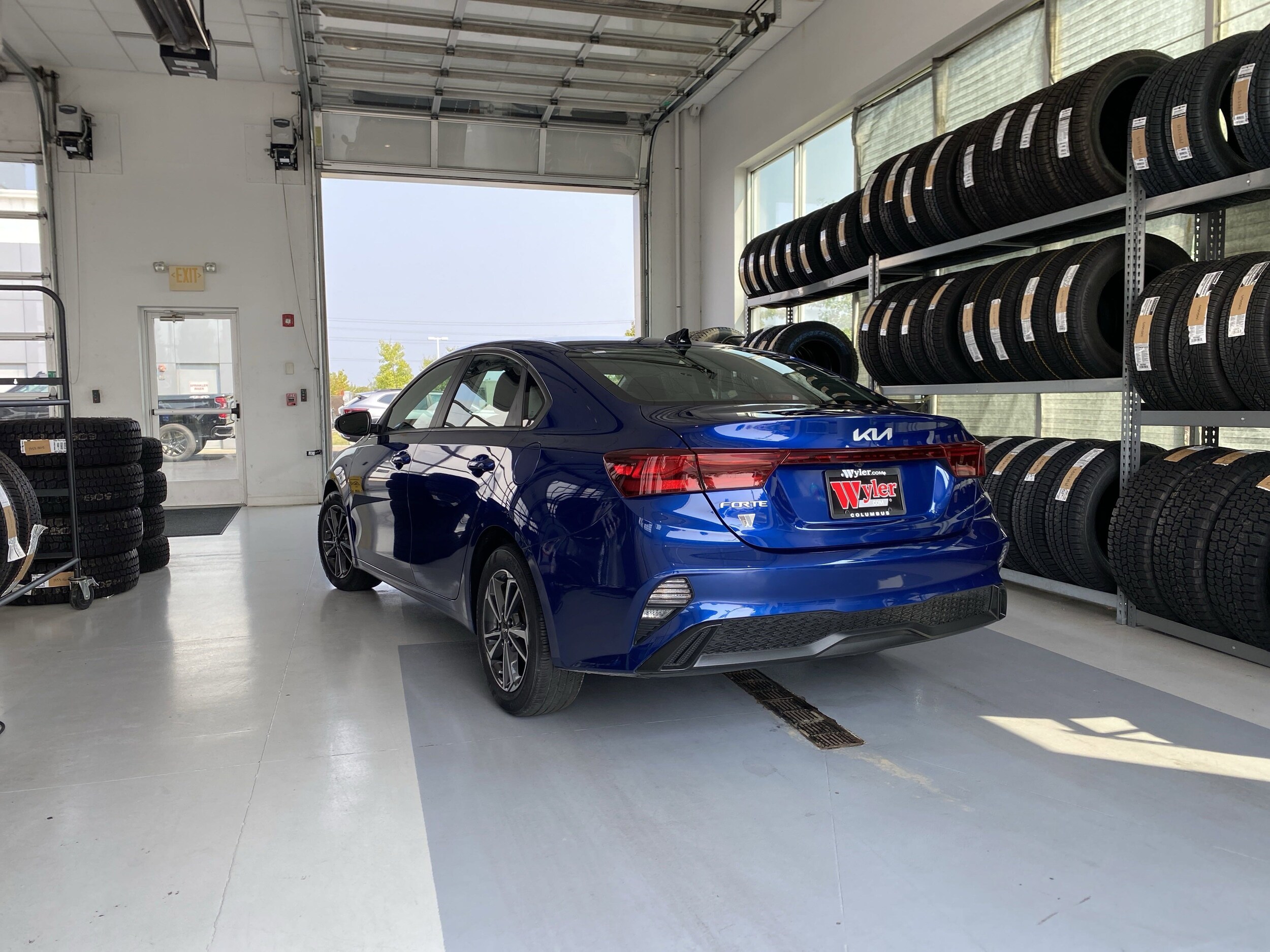 2023 Kia Forte LXS photo 3