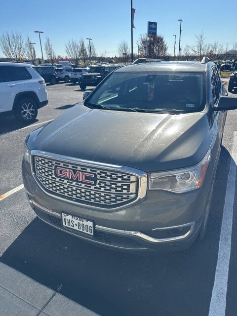 2017 Gmc Acadia Denali photo 3