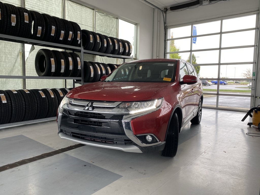 Used 2017 Mitsubishi Outlander SE S-AWC CUV