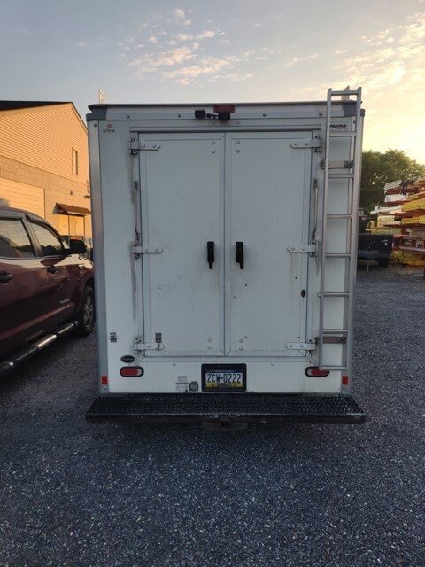 2021 Ford E-350 photo 3