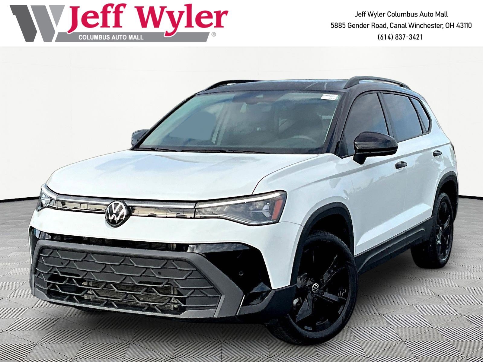 2025 Volkswagen Taos 1.5T SE Black's photo