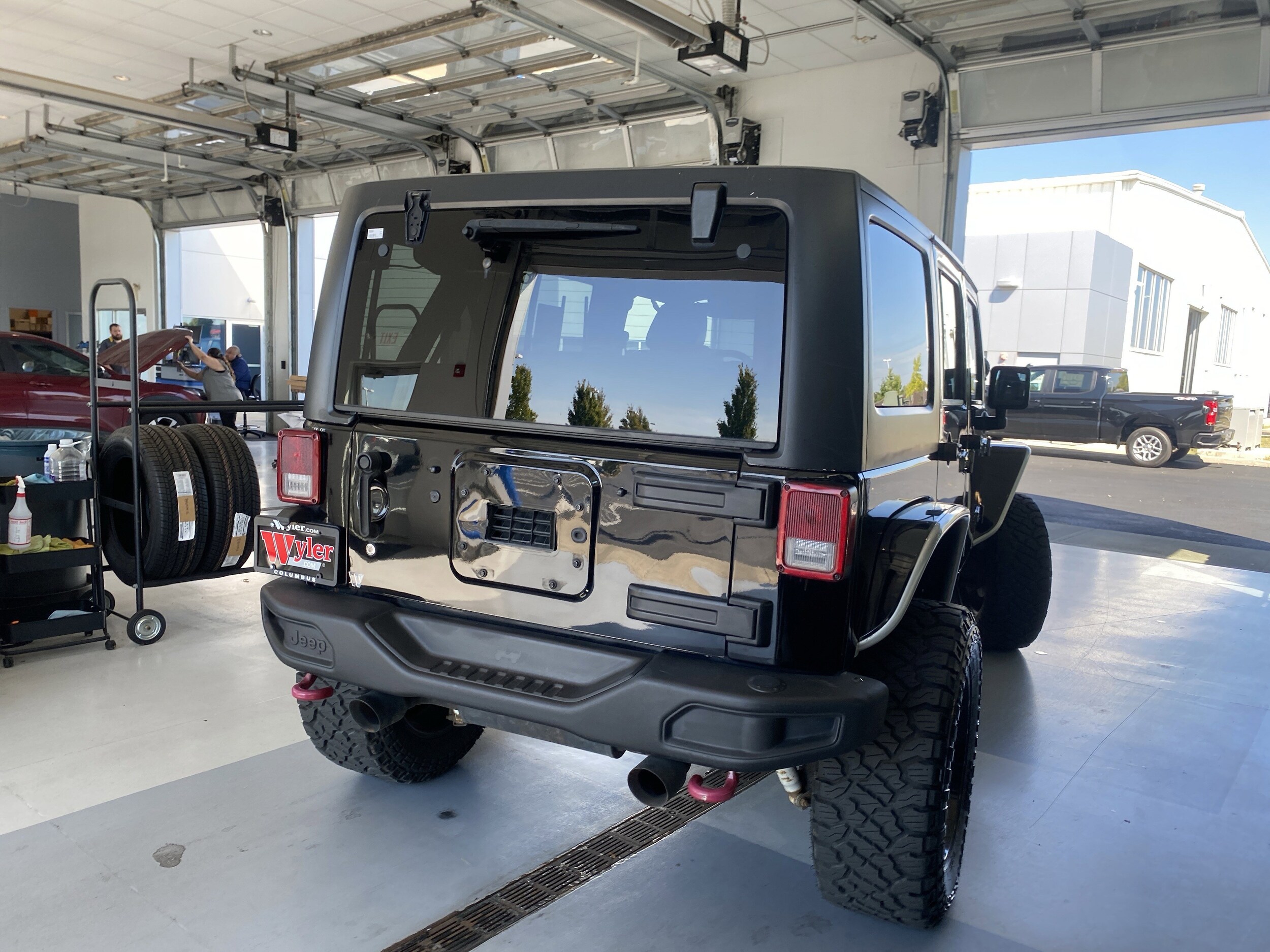 2014 Jeep Wrangler Unlimited Rubicon X photo 3