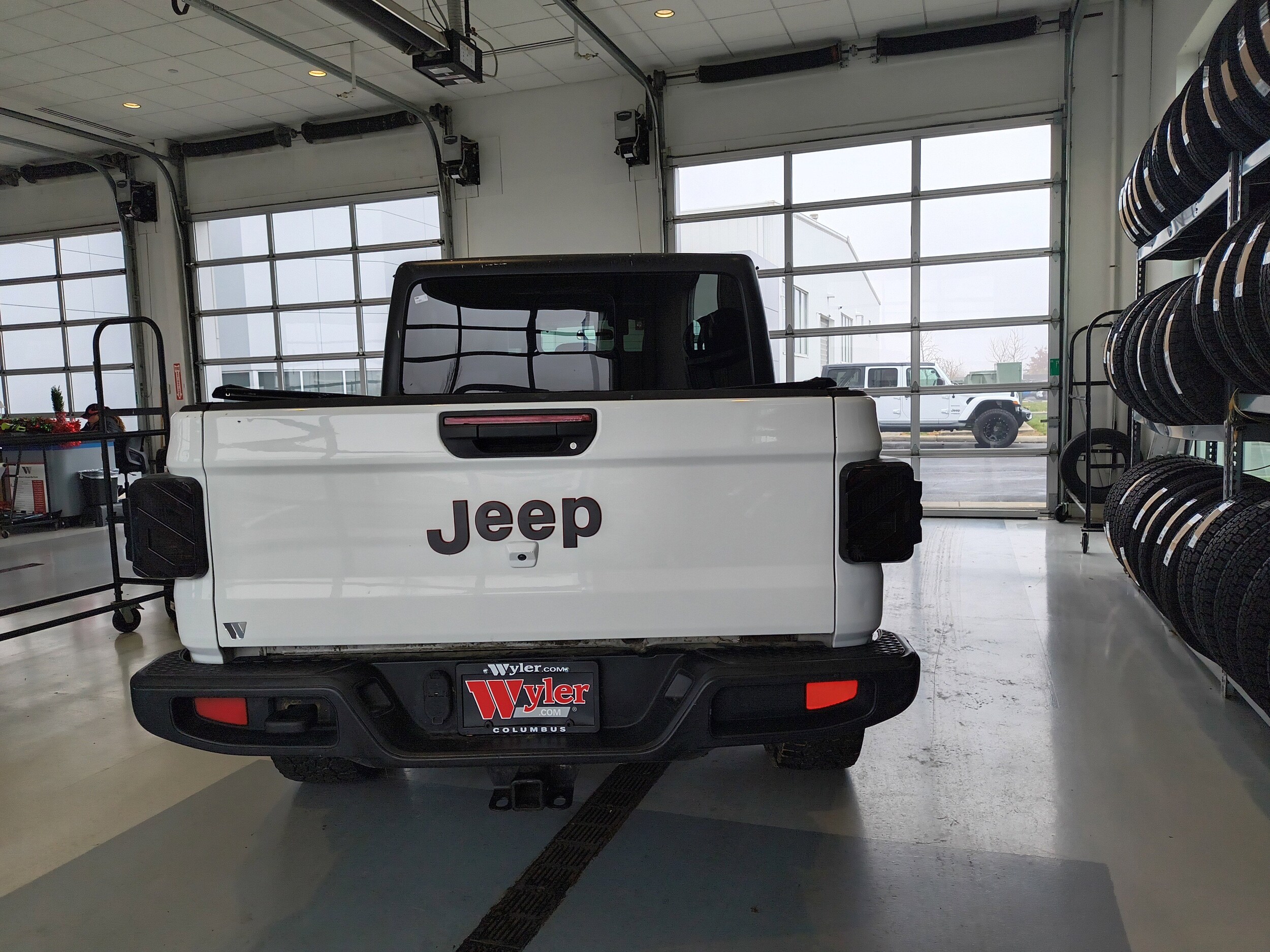 2020 Jeep Gladiator Sport S photo 3