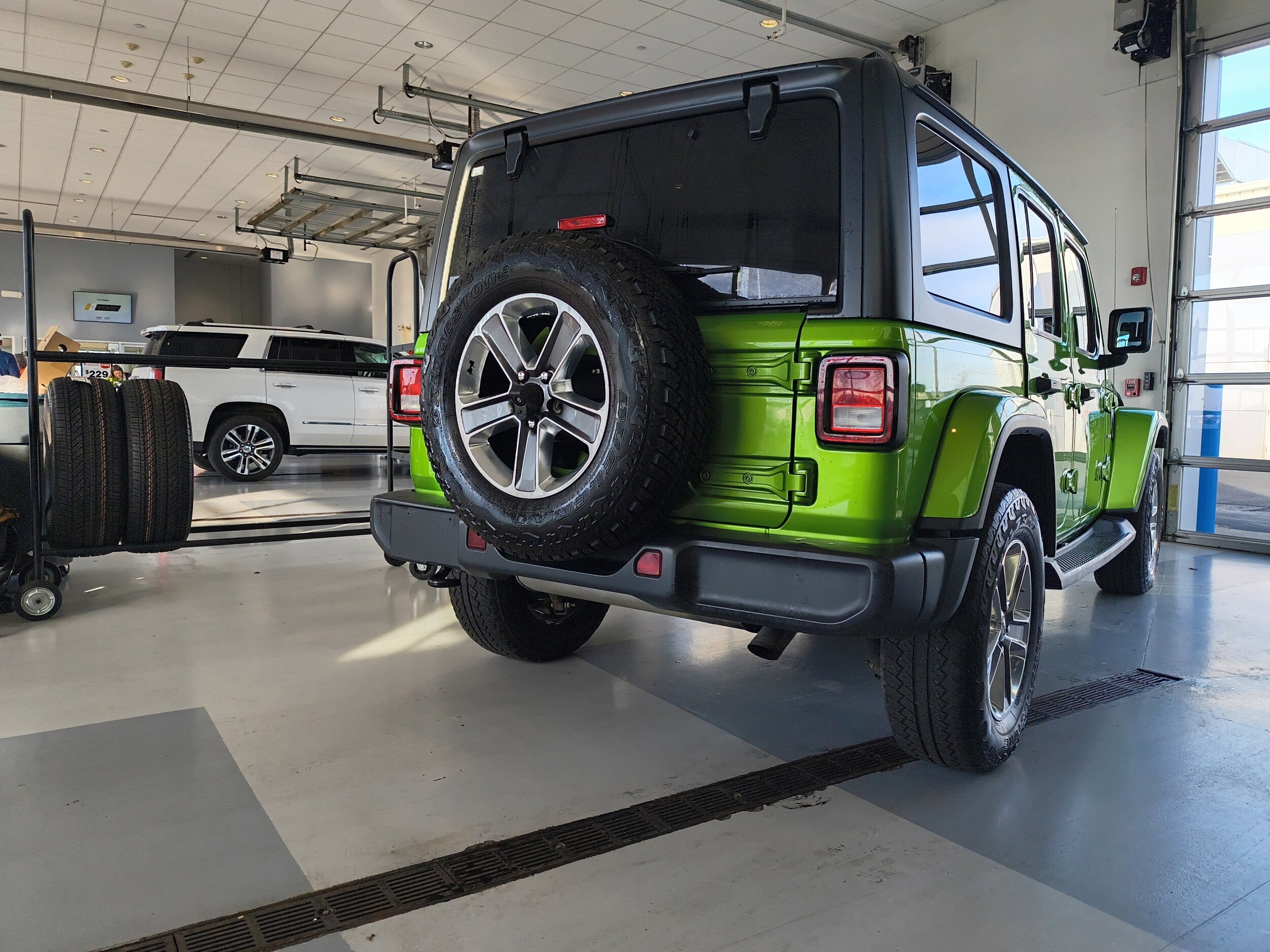 2019 Jeep Wrangler Unlimited Sahara photo 4