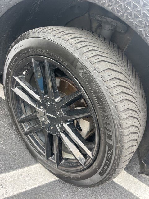 2023 Hyundai Santa Cruz Limited photo 2