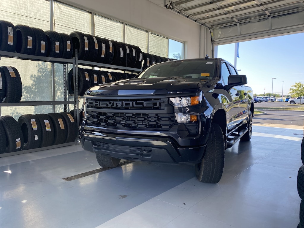 Used 2024 Chevrolet Silverado 1500 4WD Crew Cab 147 Custom Trail Boss Truck Crew Cab