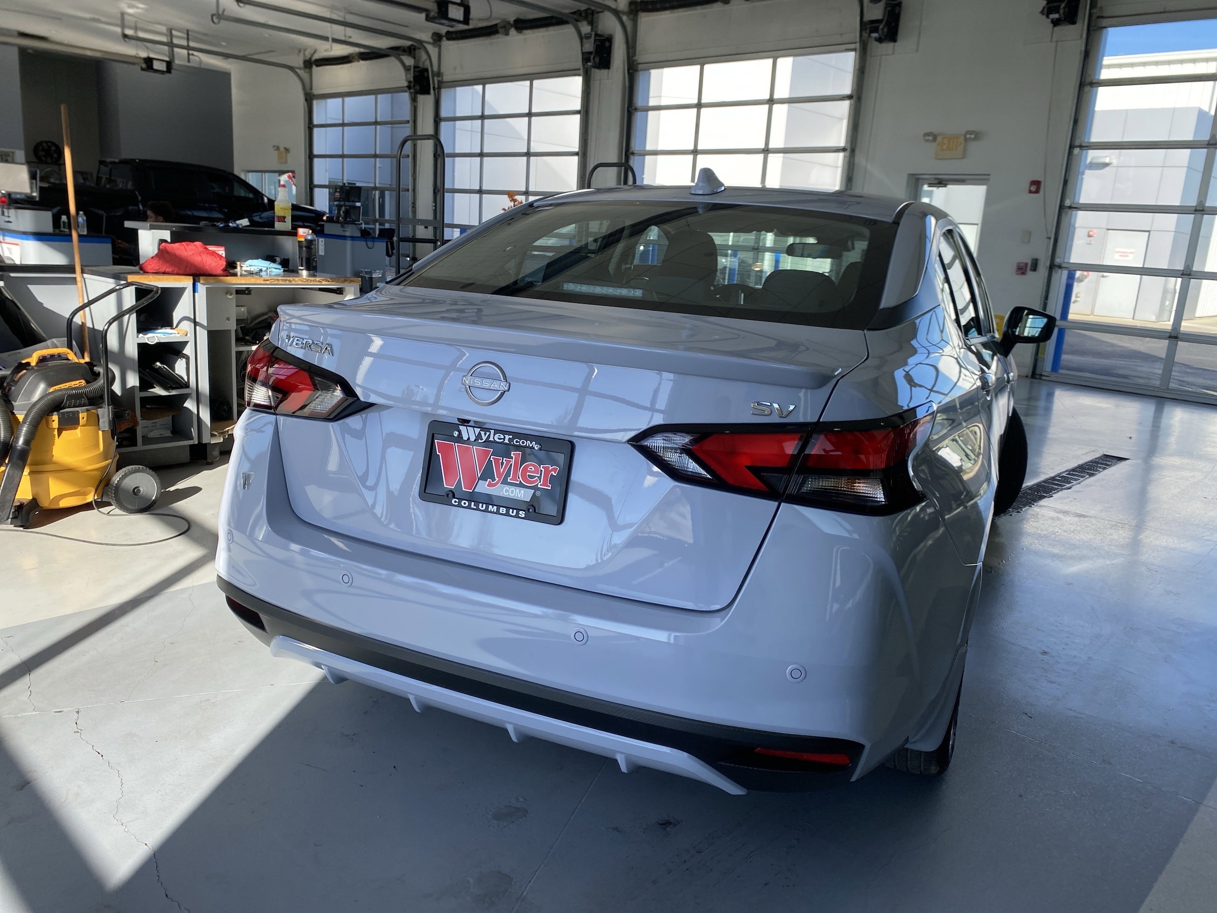 2024 Nissan Versa 1.6 SV photo 2