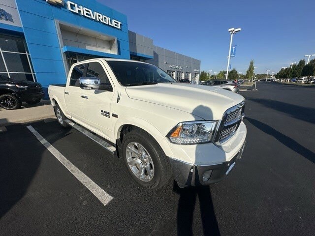 2017 Ram 1500 Laramie photo 2