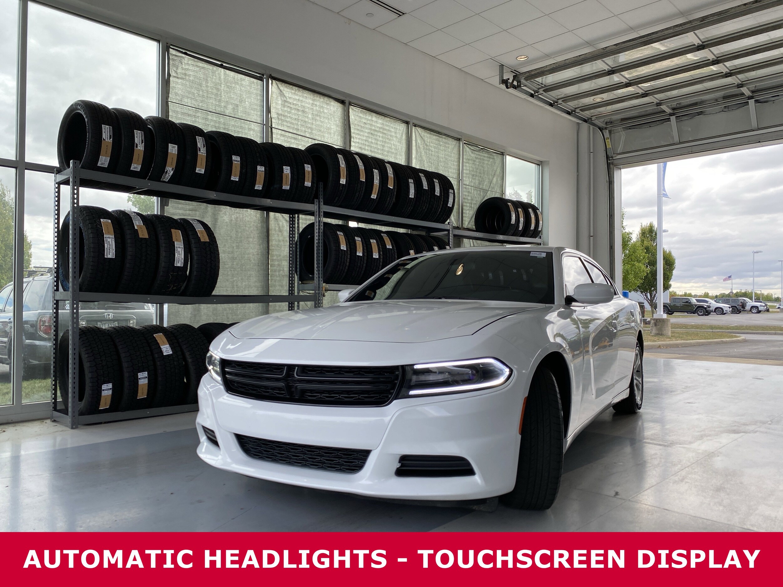 2020 Dodge Charger SXT photo 2