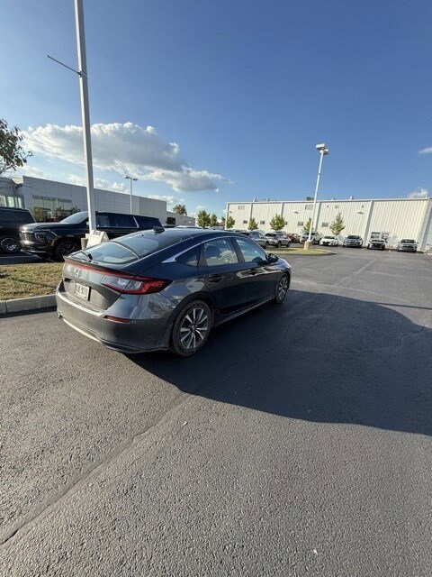 2023 Honda Civic Hatchback EX-L photo 3
