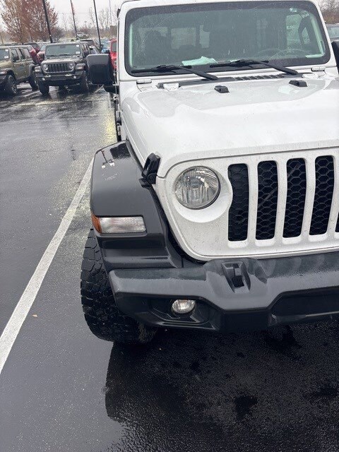 2020 Jeep Gladiator Sport S photo 2