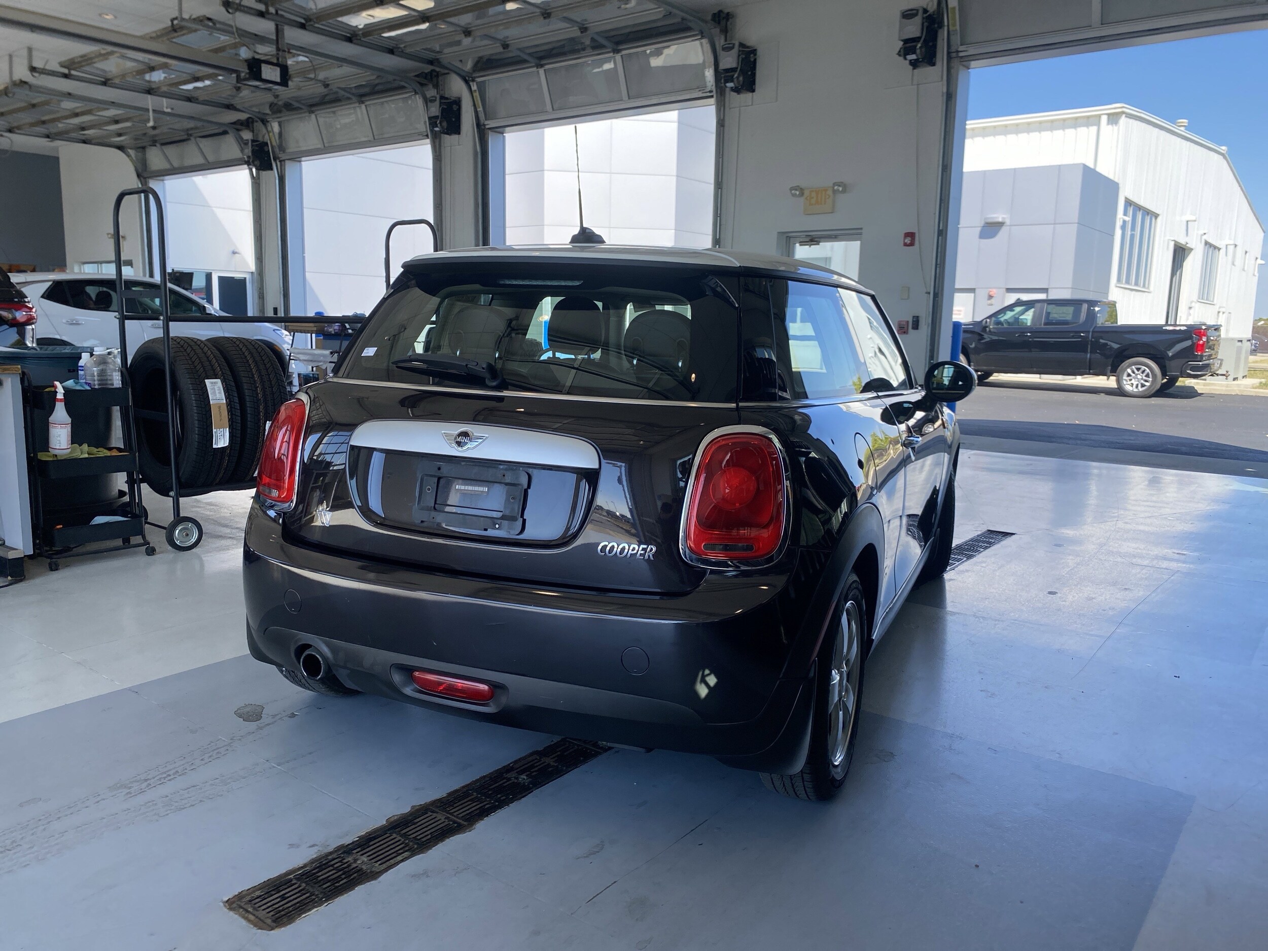 2015 Mini Cooper Hardtop 2 Door photo 3