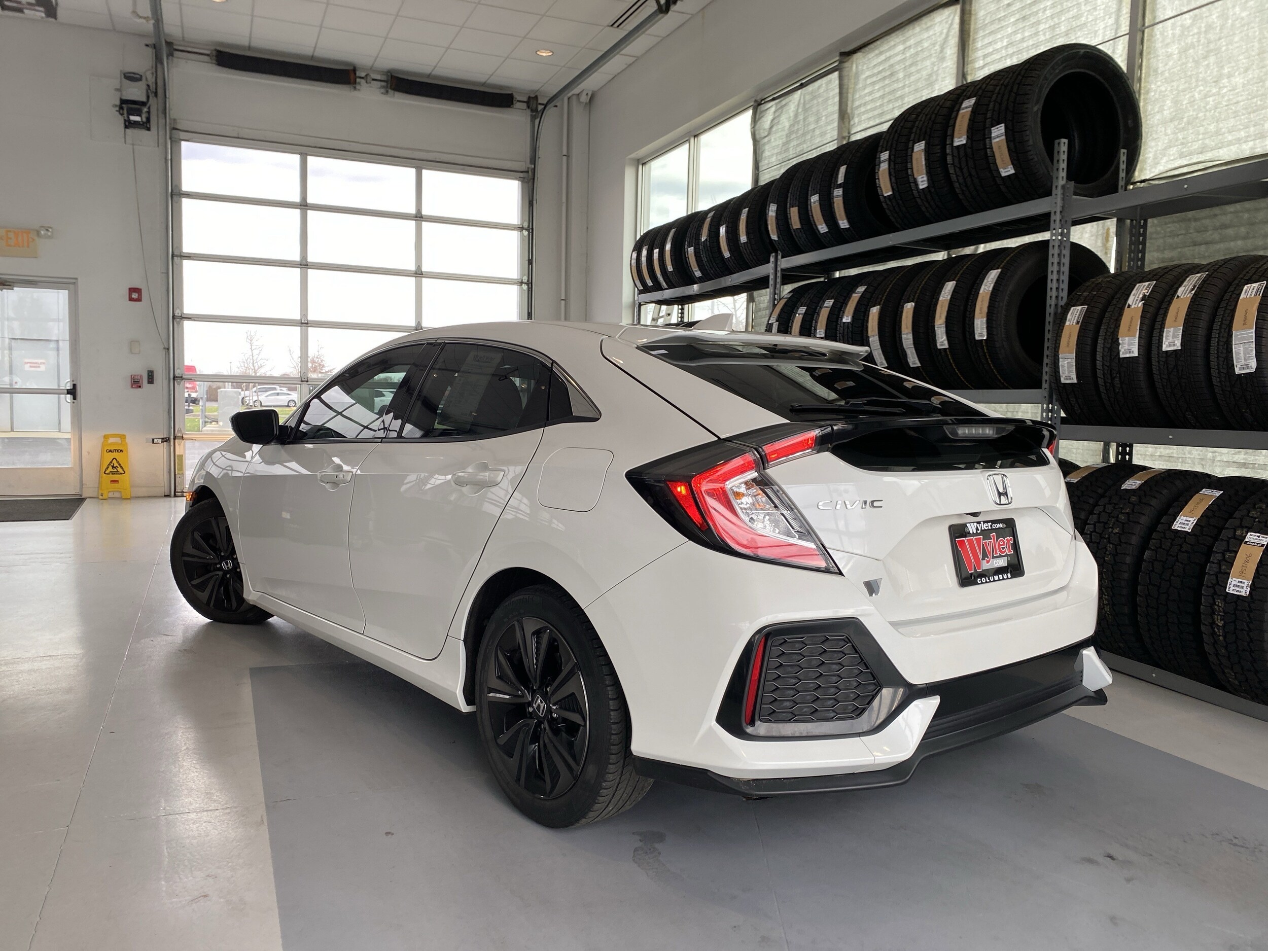 2019 Honda Civic Hatchback EX photo 3