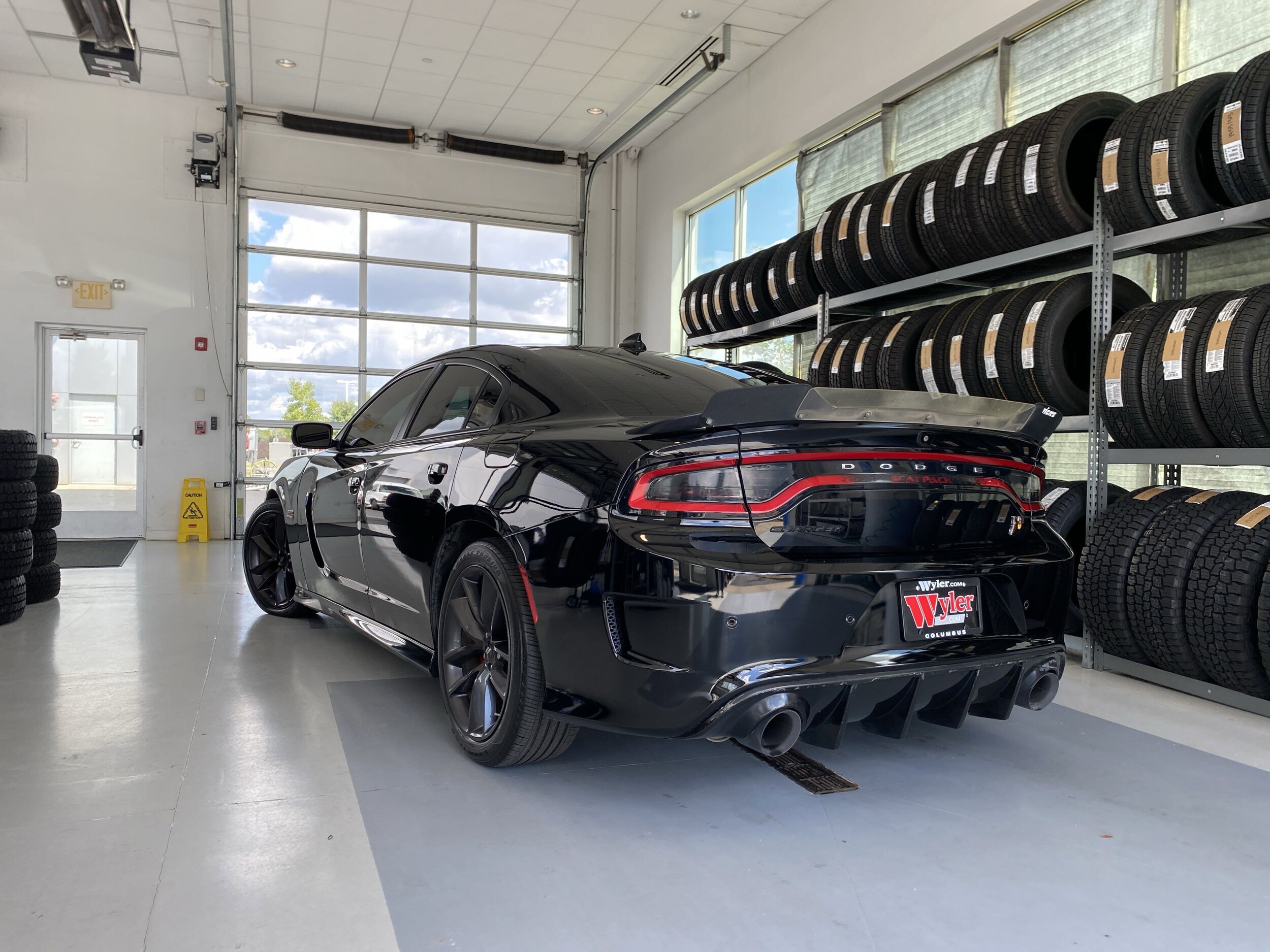 2019 Dodge Charger SRT8 R/T Scat Pack photo 2