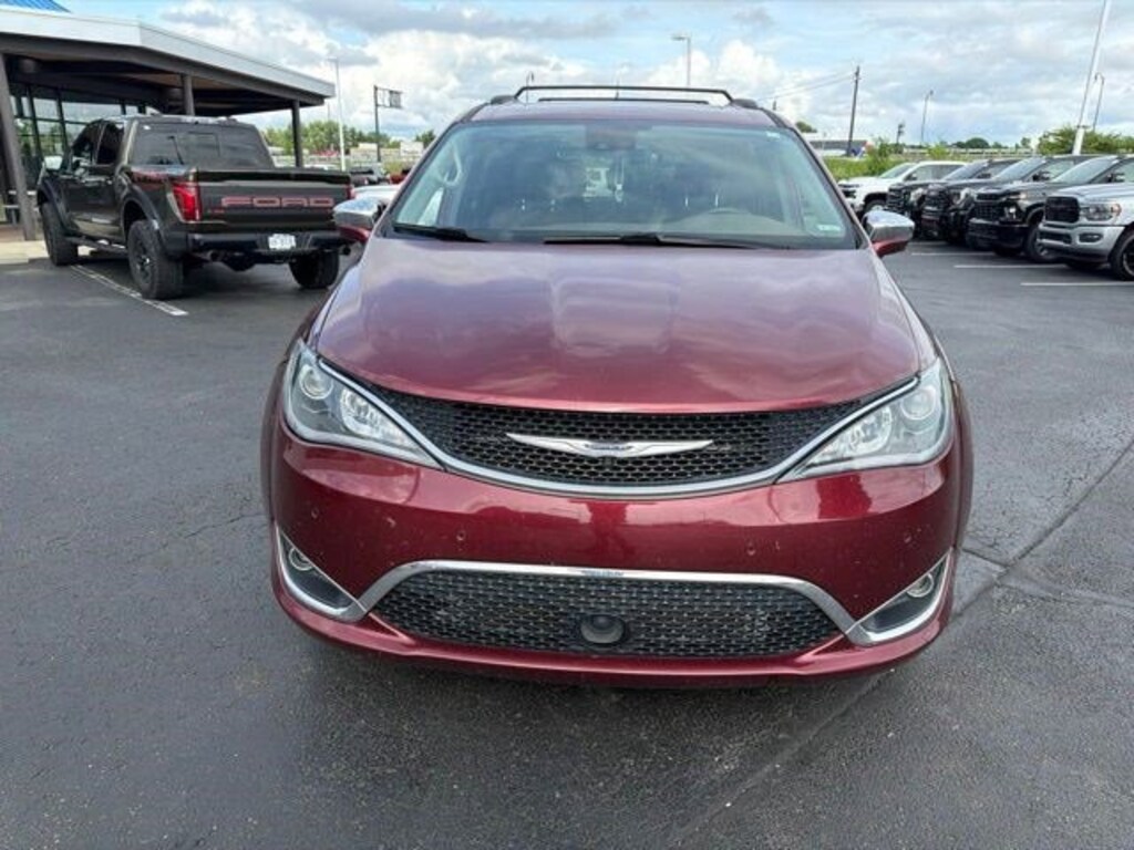 Used 2019 Chrysler Pacifica Limited FWD Van Passenger Van