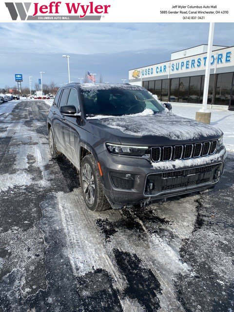 2023 Jeep Grand Cherokee Overland's photo