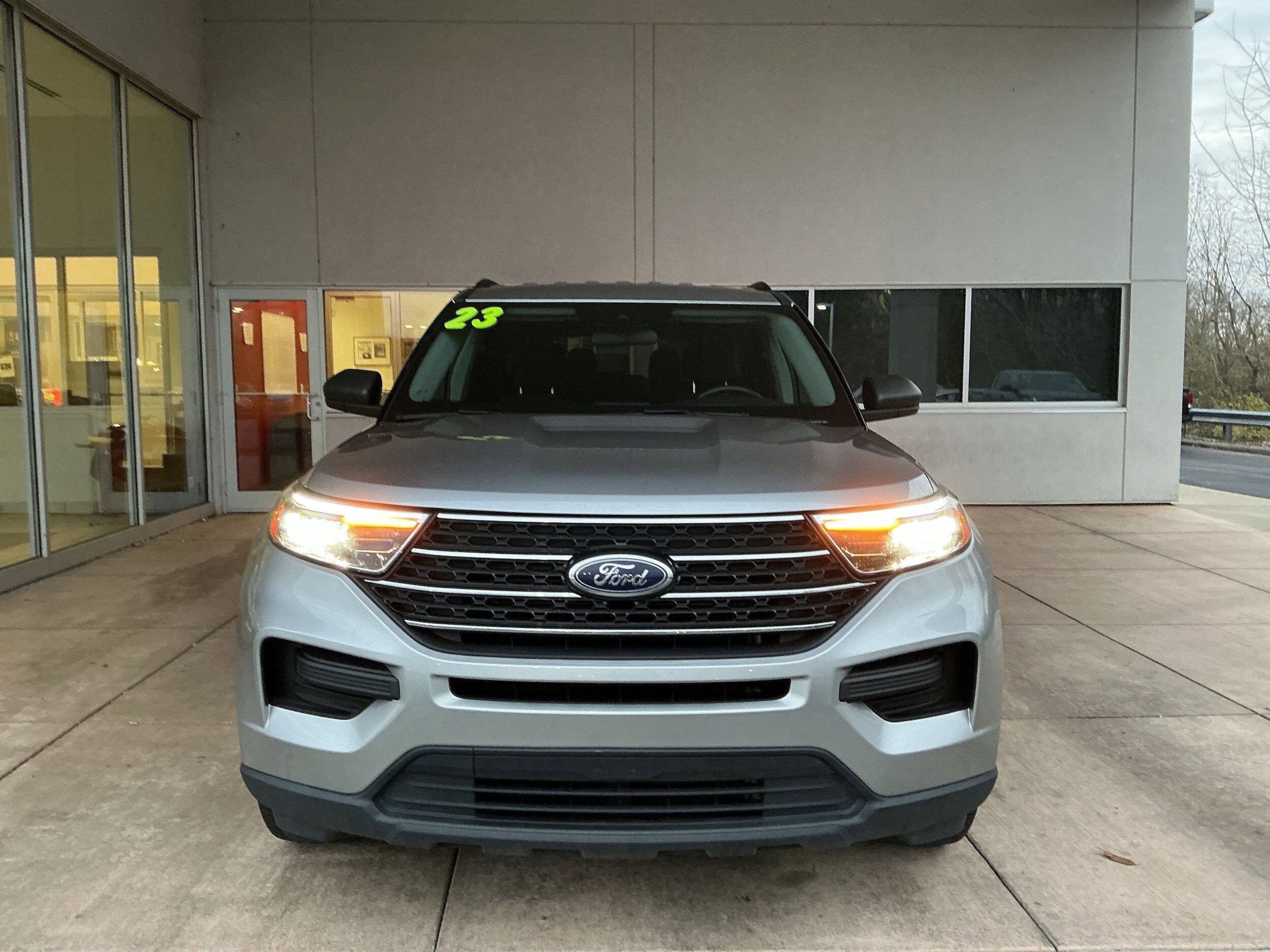 2023 Ford Explorer XLT photo 2